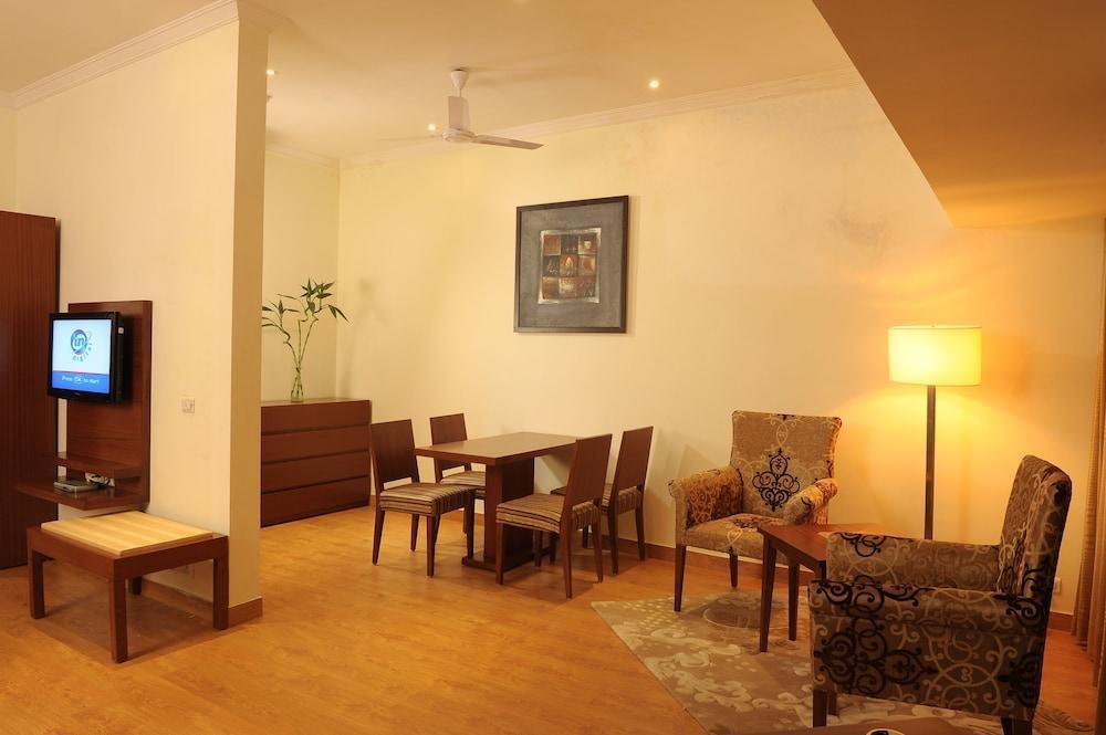 Ahuja Residency Sunder Nagar Hotell New Delhi Exteriör bild