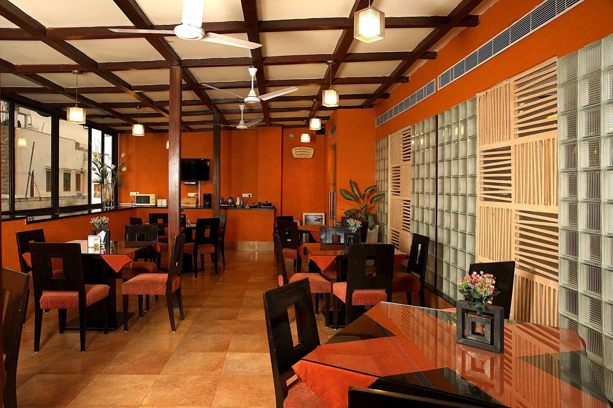 Ahuja Residency Sunder Nagar Hotell New Delhi Exteriör bild