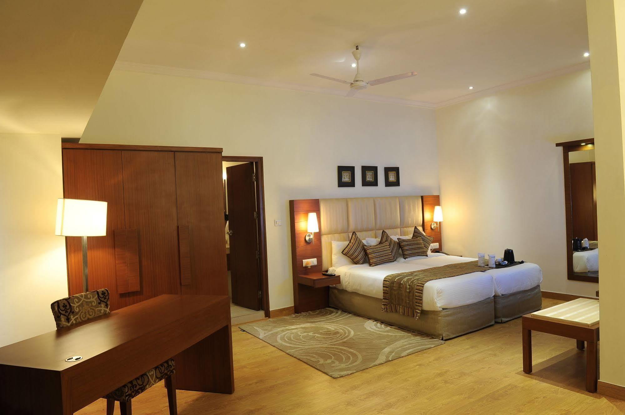 Ahuja Residency Sunder Nagar Hotell New Delhi Exteriör bild