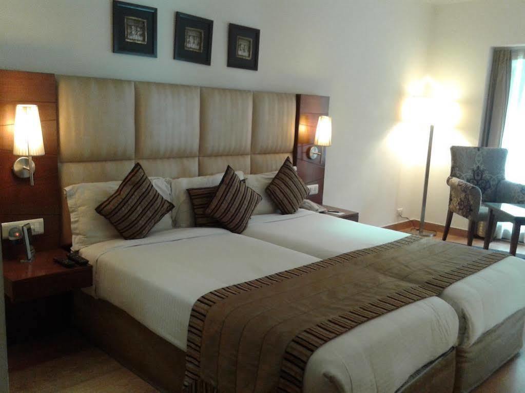 Ahuja Residency Sunder Nagar Hotell New Delhi Exteriör bild