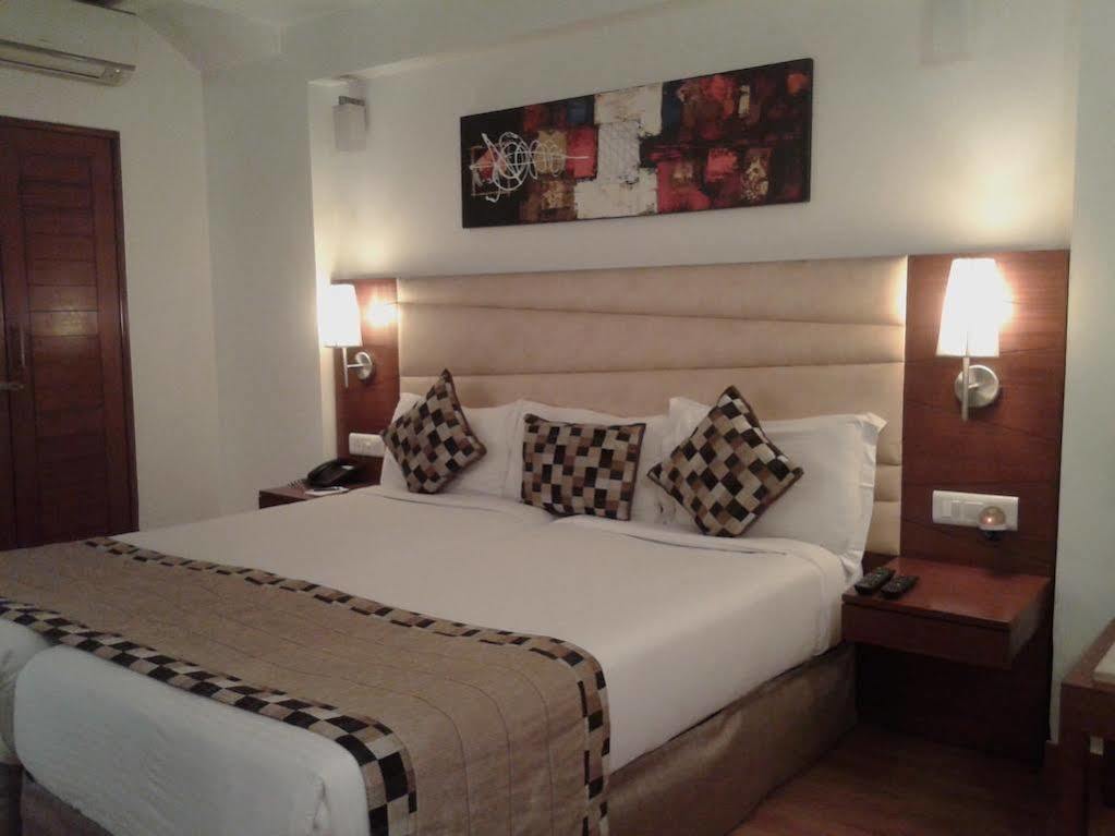 Ahuja Residency Sunder Nagar Hotell New Delhi Exteriör bild