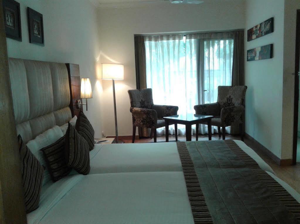 Ahuja Residency Sunder Nagar Hotell New Delhi Exteriör bild