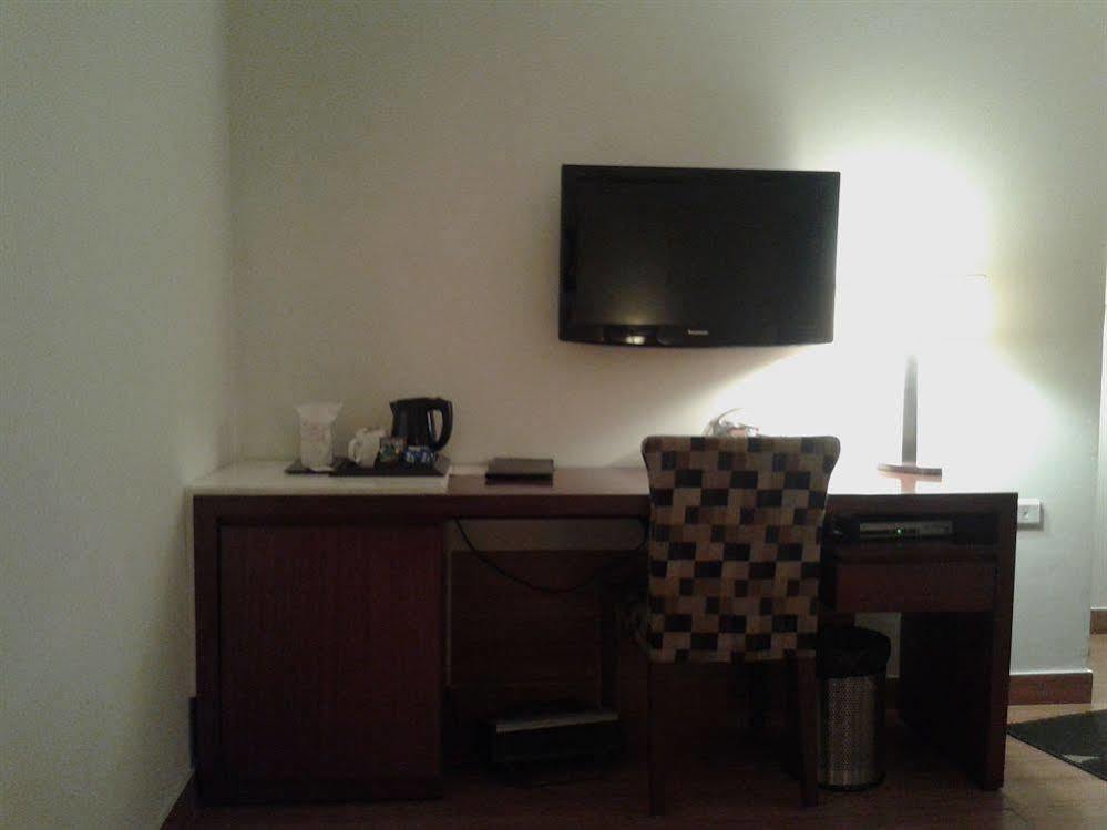 Ahuja Residency Sunder Nagar Hotell New Delhi Exteriör bild