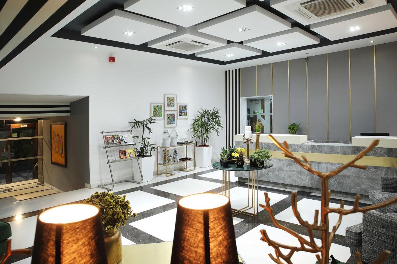 Ahuja Residency Sunder Nagar Hotell New Delhi Exteriör bild