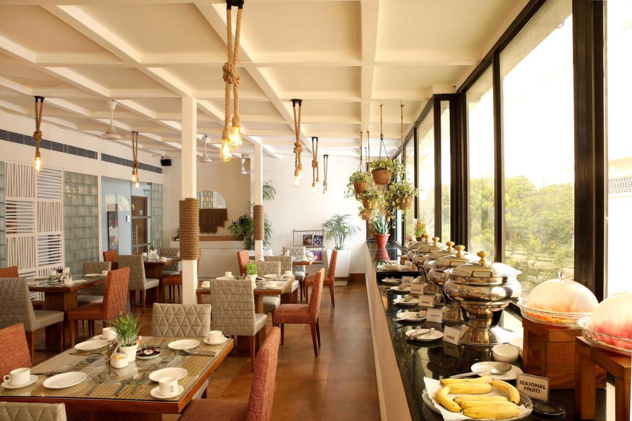 Ahuja Residency Sunder Nagar Hotell New Delhi Exteriör bild