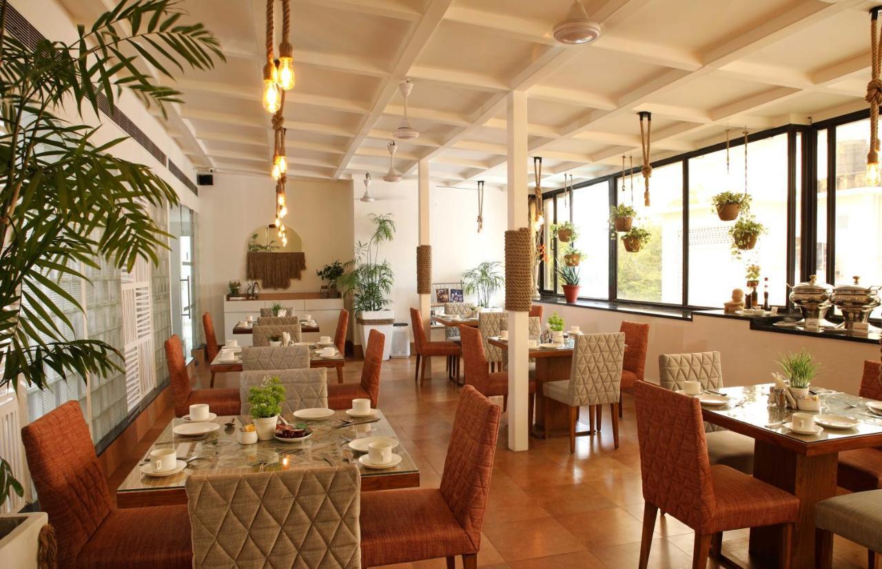 Ahuja Residency Sunder Nagar Hotell New Delhi Exteriör bild